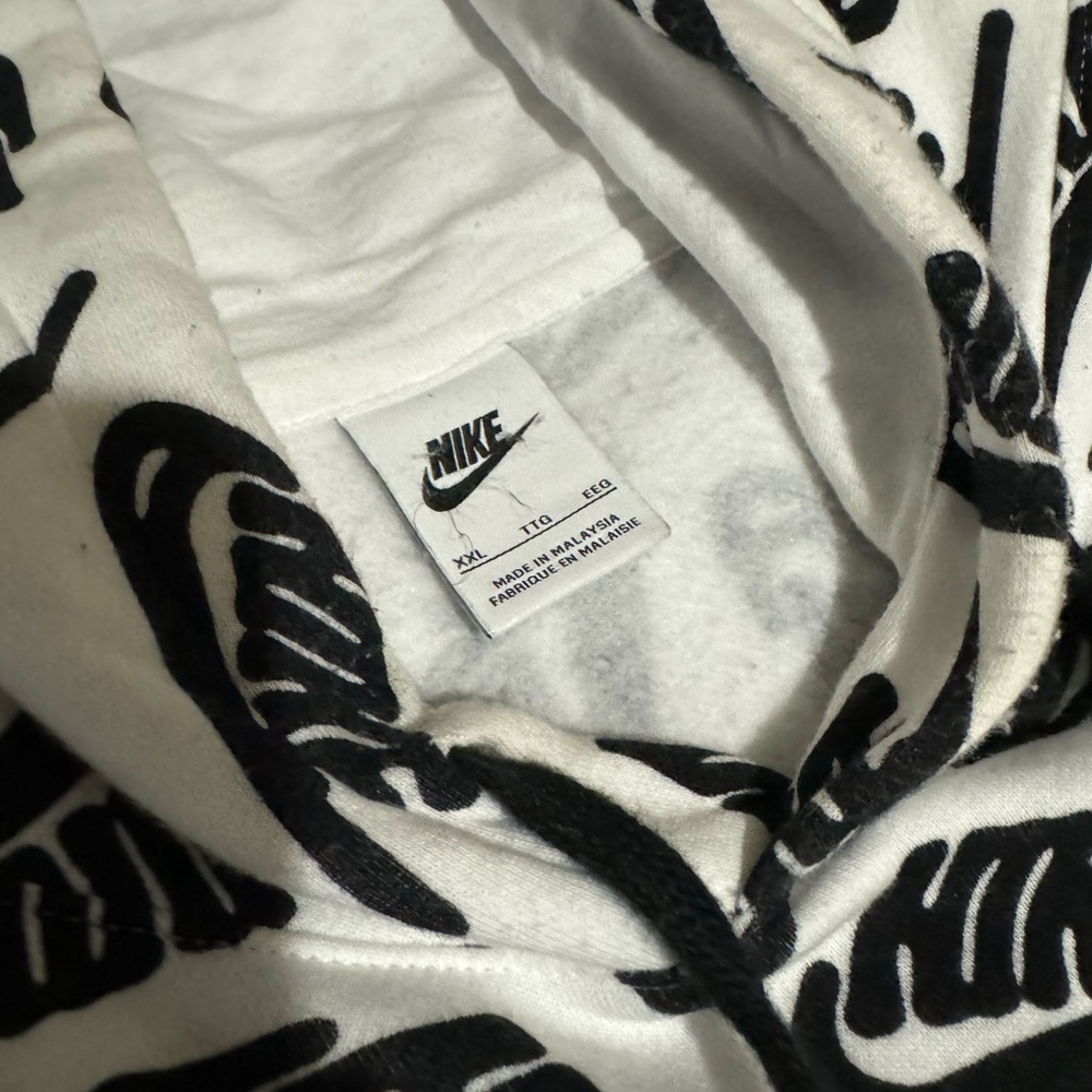 Nike sweatshirt
